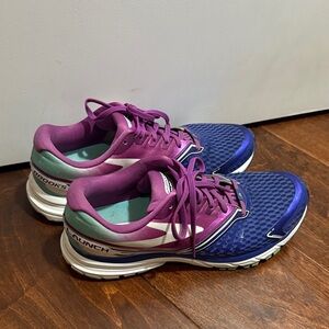 Brooks Women's Athletic Shoes in Purple and Blue size 9.5 medium width